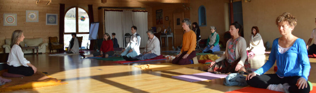 groupe en méditation